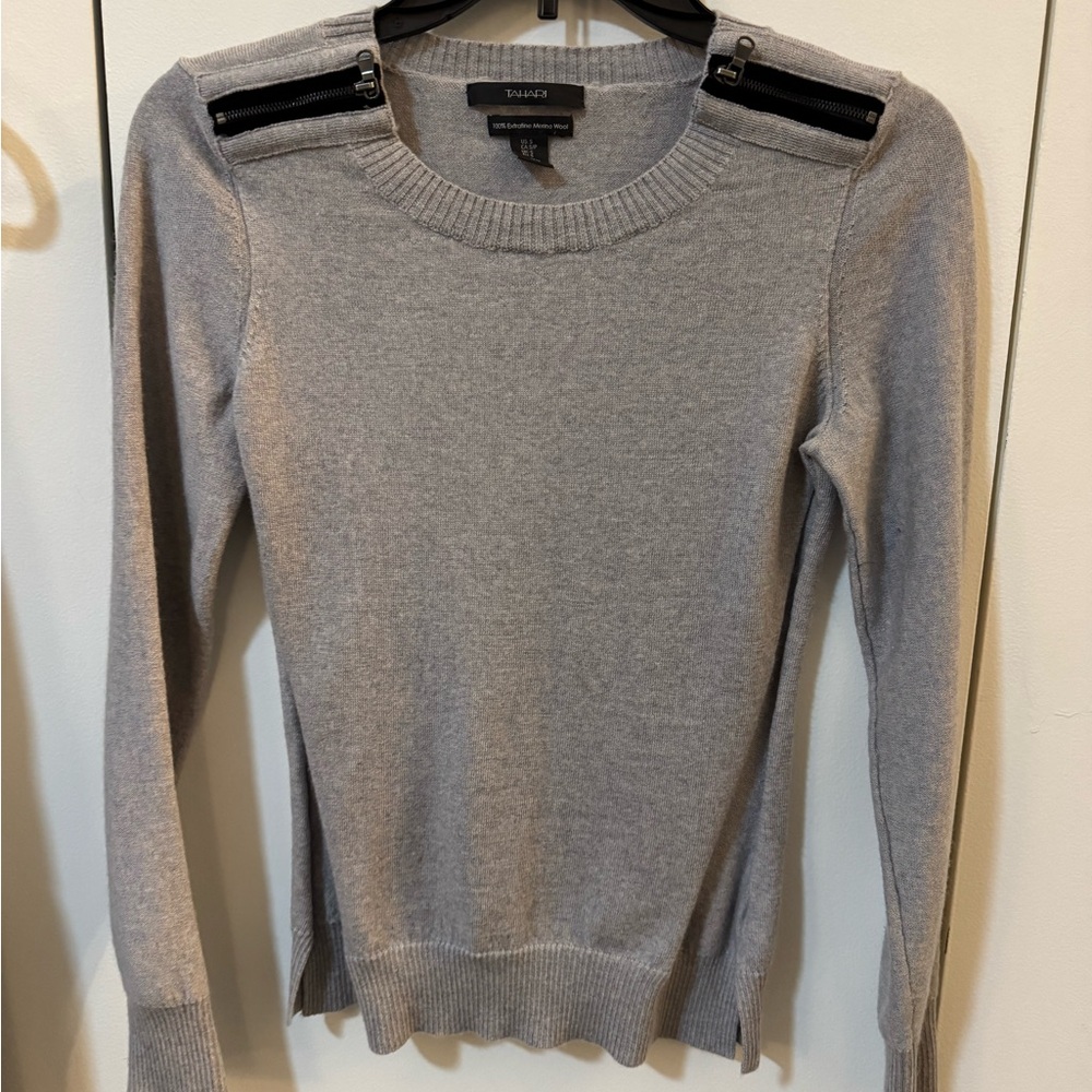 Tahari 100% Extra Fine Merino Wool Gray Crew Neck Sweater with Modern Accents
